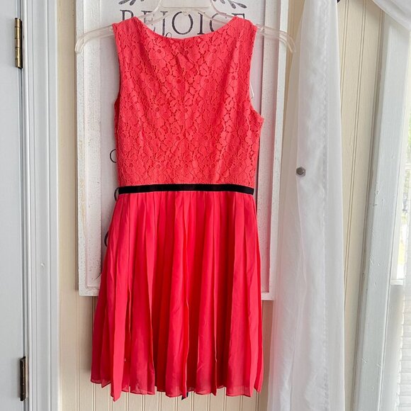 Coral Pleated Sunday Dress sz S - Picture 4 of 5